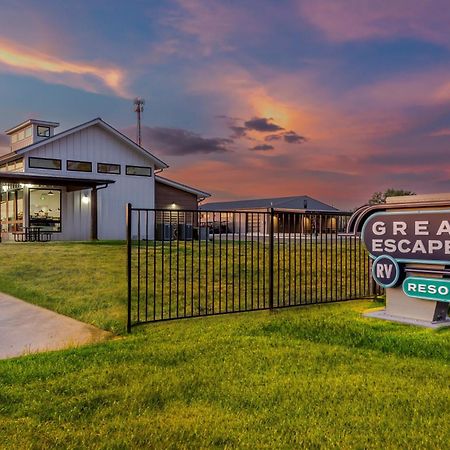 Great Escapes Rv Resort Bryan College Station Екстериор снимка