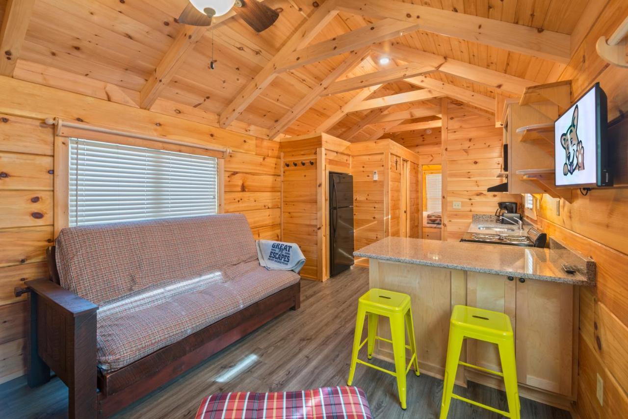 Great Escapes Rv Resort Bryan College Station Екстериор снимка