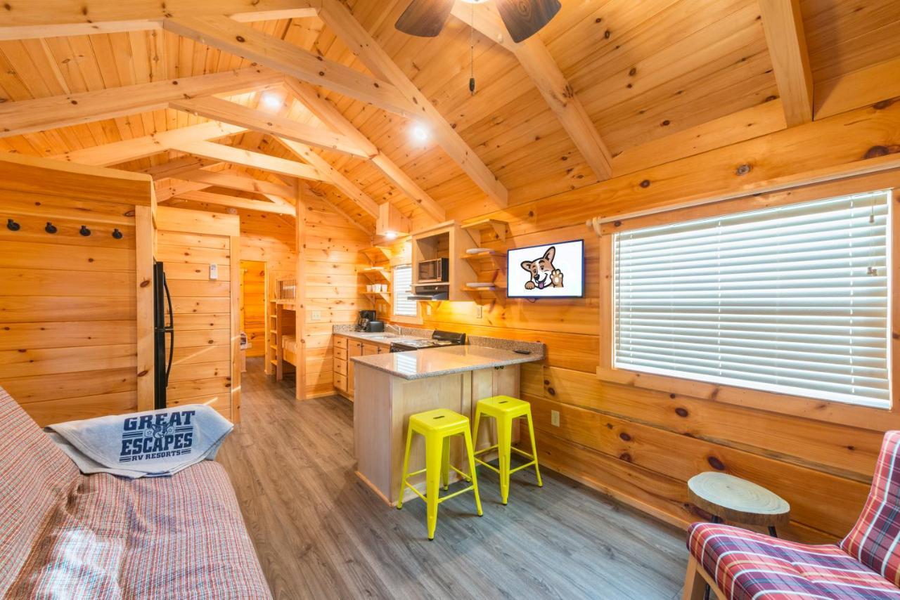 Great Escapes Rv Resort Bryan College Station Екстериор снимка
