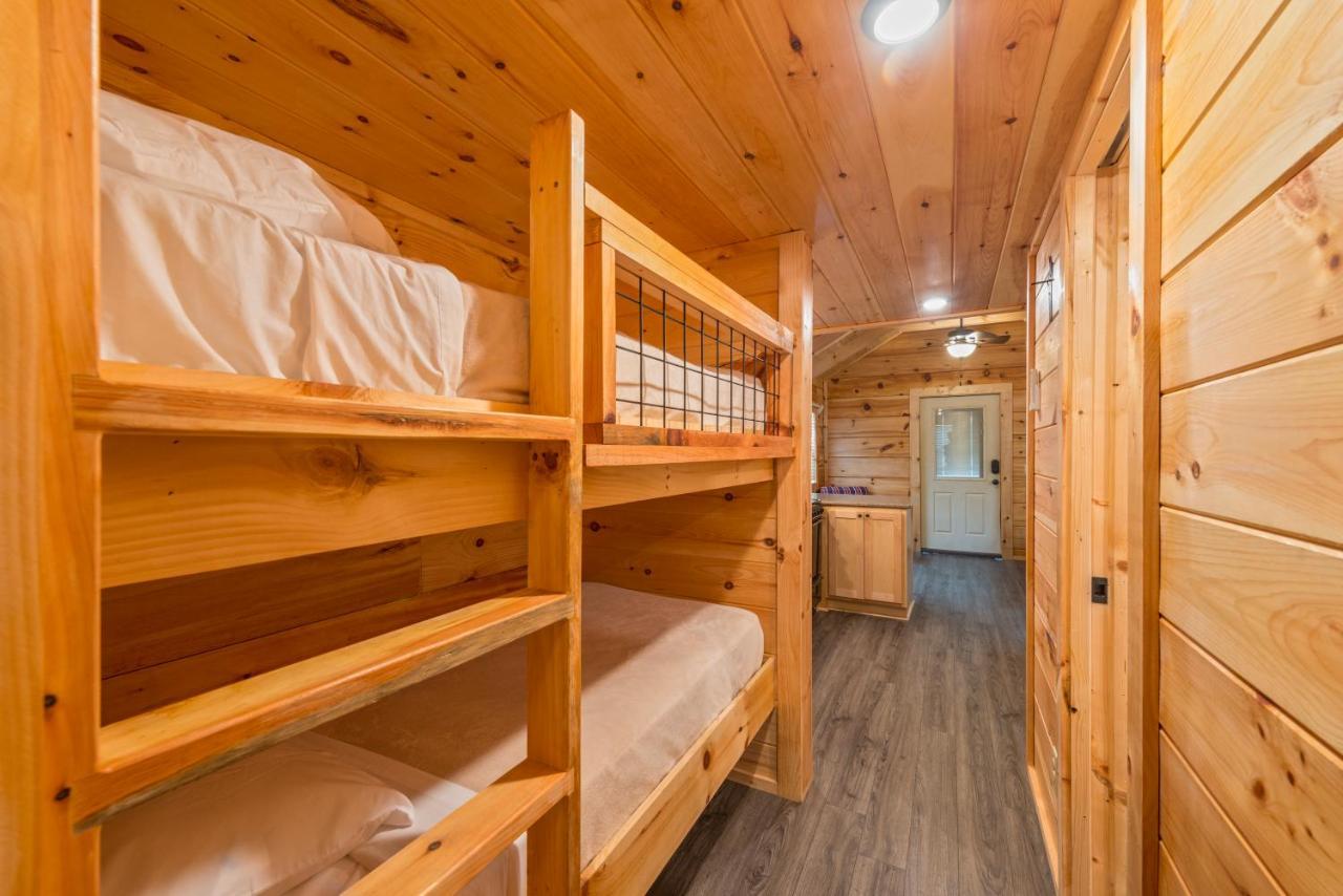 Great Escapes Rv Resort Bryan College Station Екстериор снимка