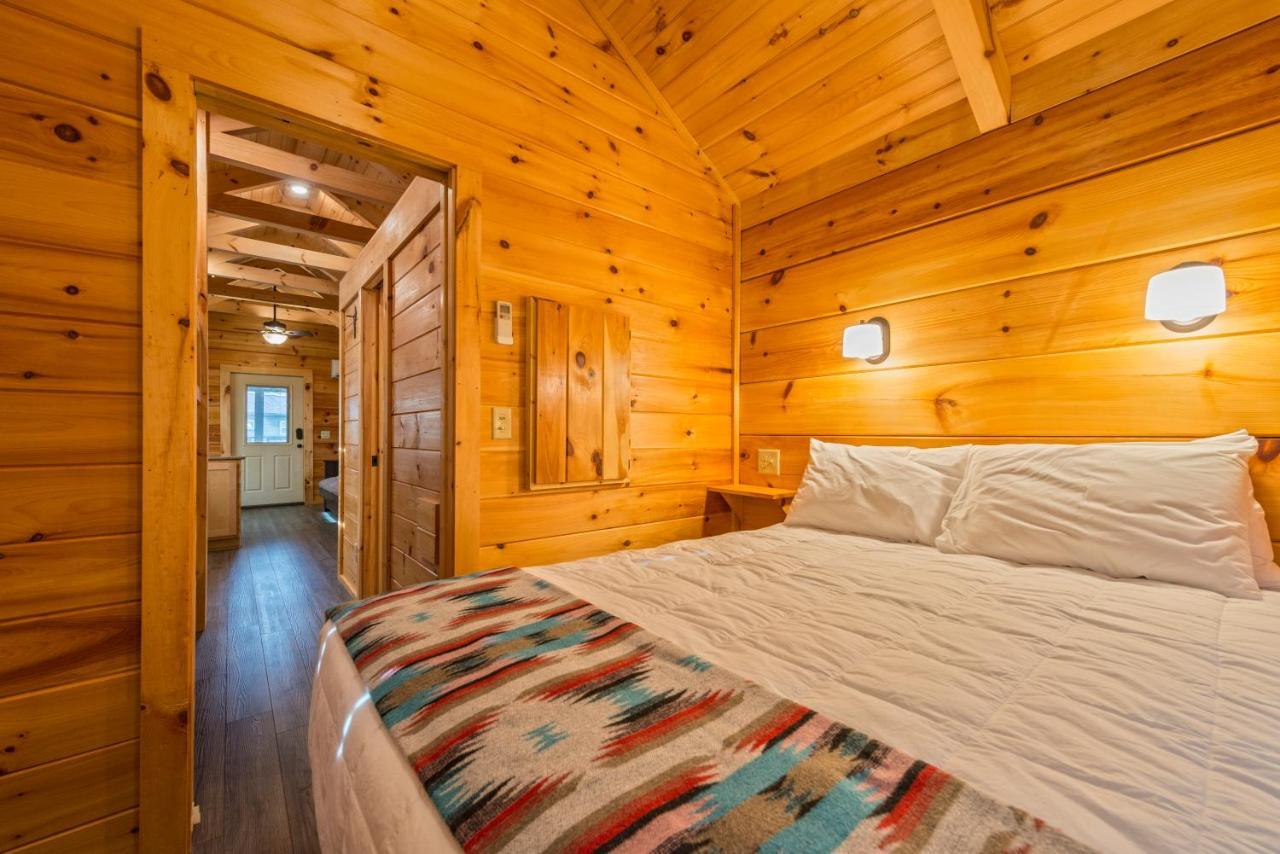 Great Escapes Rv Resort Bryan College Station Екстериор снимка