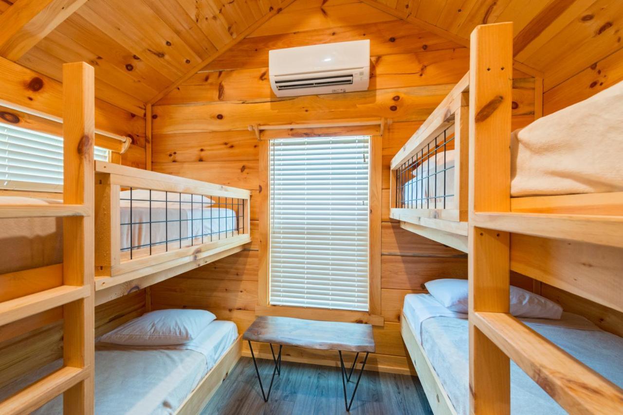 Great Escapes Rv Resort Bryan College Station Екстериор снимка