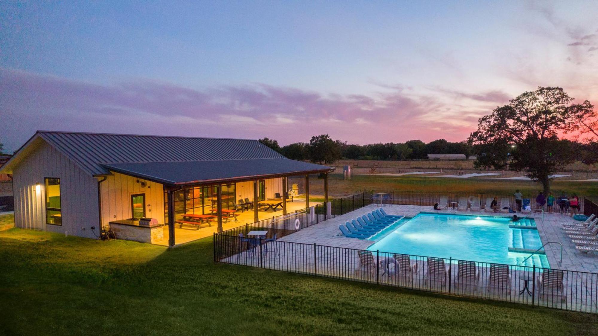 Great Escapes Rv Resort Bryan College Station Екстериор снимка
